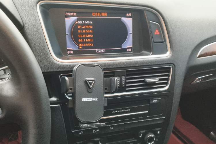 Used Audi Q5 2012 2.0TFSI Comfort Version Audio And AC Panel