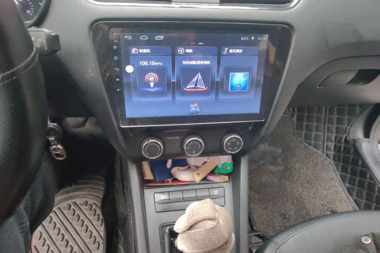 Used Skoda Octavia 2015 Classic Model 1.6L Manual Eado Version
