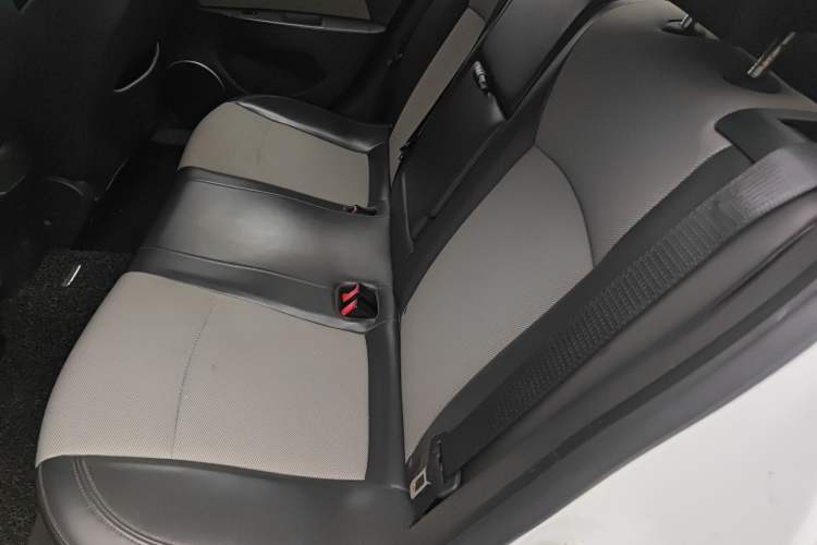 Used Chevrolet Cruze 2013 1.8L SE AT Left Rear Seat