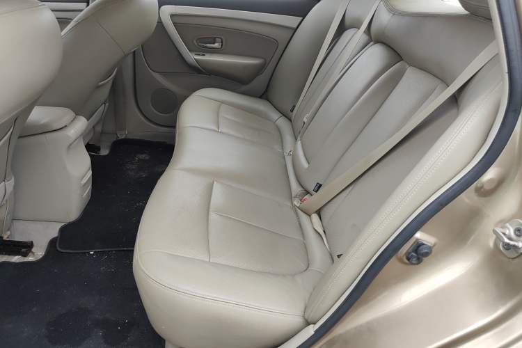 Used Dongfeng Aeolus A60 2014 1.6L Automatic Prestige Model Left Rear Seat