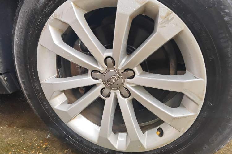 Used Audi Q5 2013 40 TFSI Technology Edition Right Front Wheel Hub