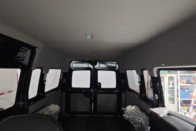 Used SAIC MAXUS Xintu V80 2021 2.0T AMT Classic Aoyuntong Long Wheelbase Mid-Roof 6/7/8/9-Seater