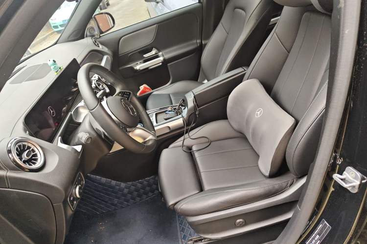 Used Mercedes-Benz GLB 2023 Refreshed GLB 200 Dynamic Edition
