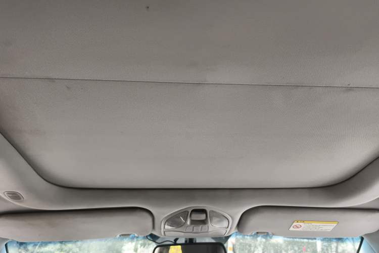 Used Hyundai Santa Fe 2015 2.4L Automatic Two-Wheel Drive Smart Version 5 Seats
