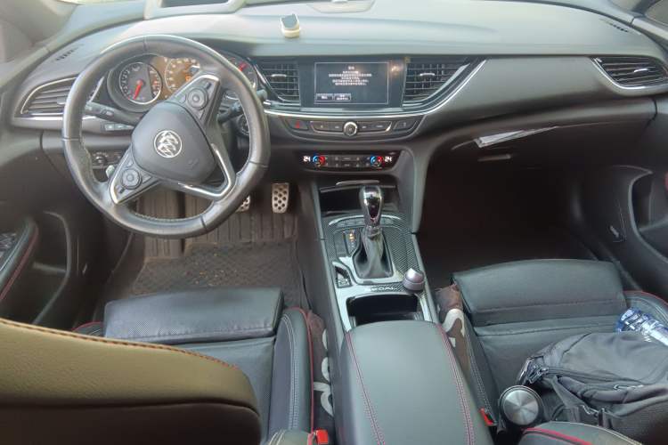 Used Buick Regal 2017 GS 28T Prestige Model Center Console