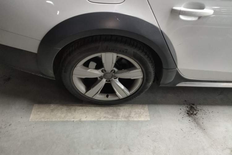 Used Audi A4 2014 40 TFSI allroad quattro plus version