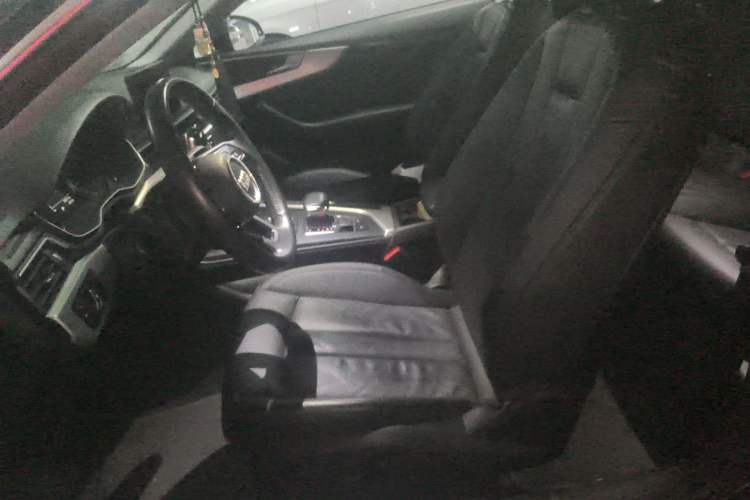 Used Audi A5 2019 Coupe 40 TFSI Fashion Edition China V Emission Standard Left Front Seat