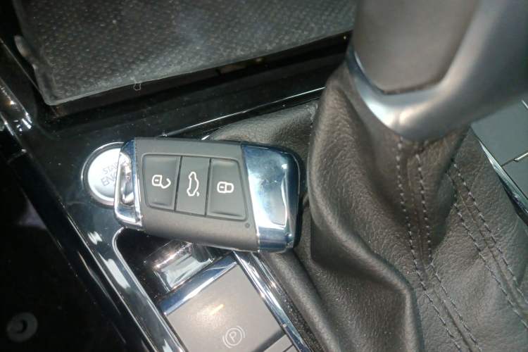 Used Volkswagen Passat 2024 380TSI Elite Edition Vehicle Key