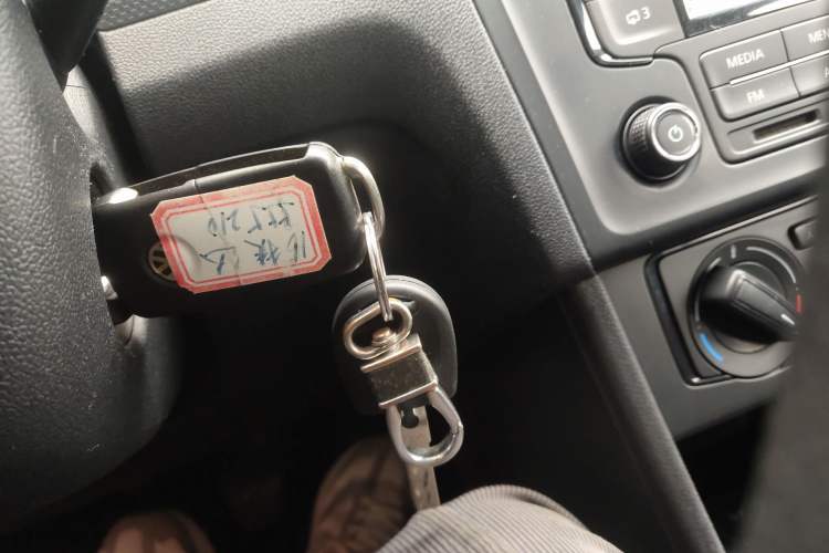 Used Volkswagen Jetta 2015 Value Edition 1.6L Manual Fashionable Style Vehicle Key