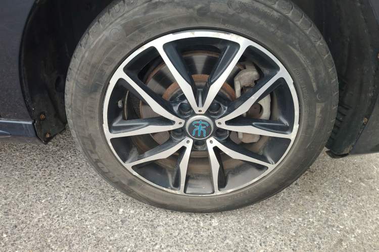 Used BYD Song MAX 2018 1.5T Manual Smart Connect Luxury 6-Seater
