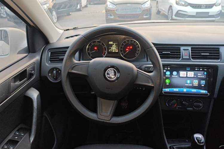 Used Skoda Rapid Spaceback 2016 Revised Version 1.4L Manual Front-Drive Edition
