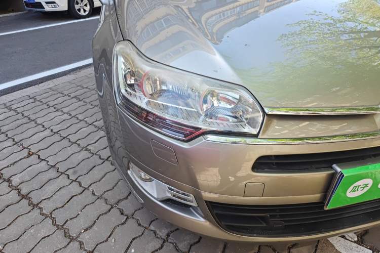 Used Citroen C5 2012 2.0L Automatic Luxury Edition Right Front Headlight
