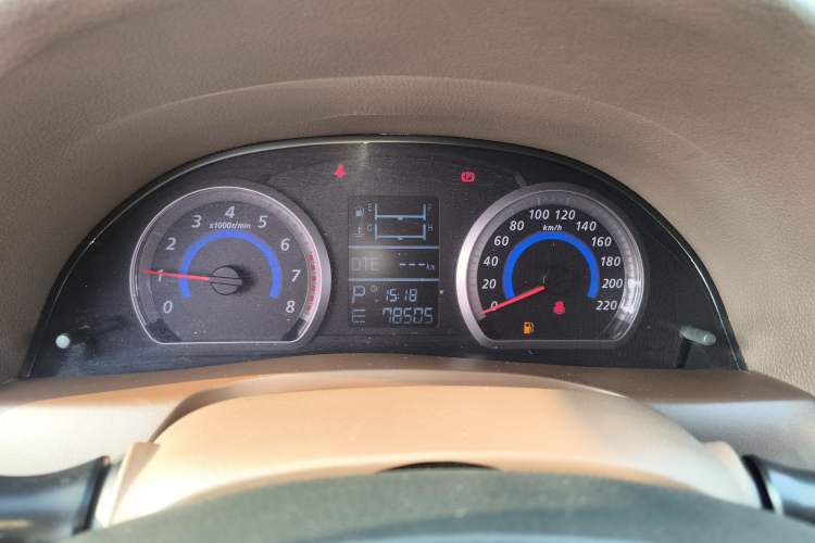 Used Zotye Z300 2014 1.6L Urban Edition Automatic Luxury Model