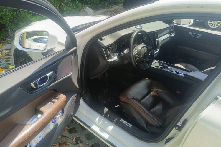 Used Volvo S60 2022 B4 Zhiyi Luxury Edition Driver Seat