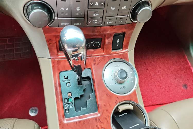 Used Toyota Highlander 2012 2.7L Two-Wheel Drive 7-Seater Luxury Edition
