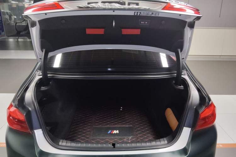 Used BMW 5 Series 2018 530Li Leading Model M Sport Package