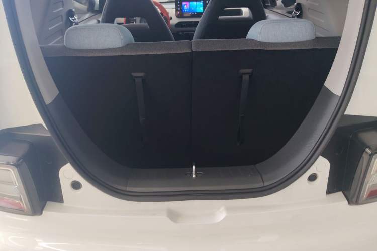 Used Geely Galaxy Panda 2024 Panda Mini 200km Endurance Bear Trunk