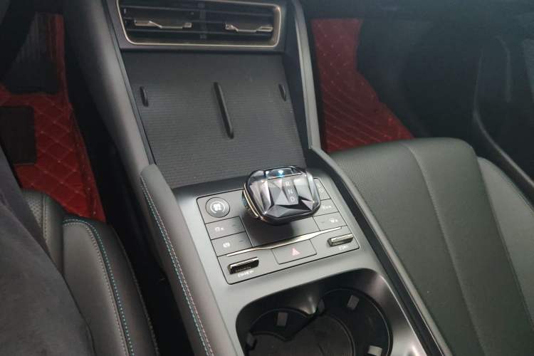 Used BYD Qin L 2024 DM-i 80KM Beyond Model Gear Lever