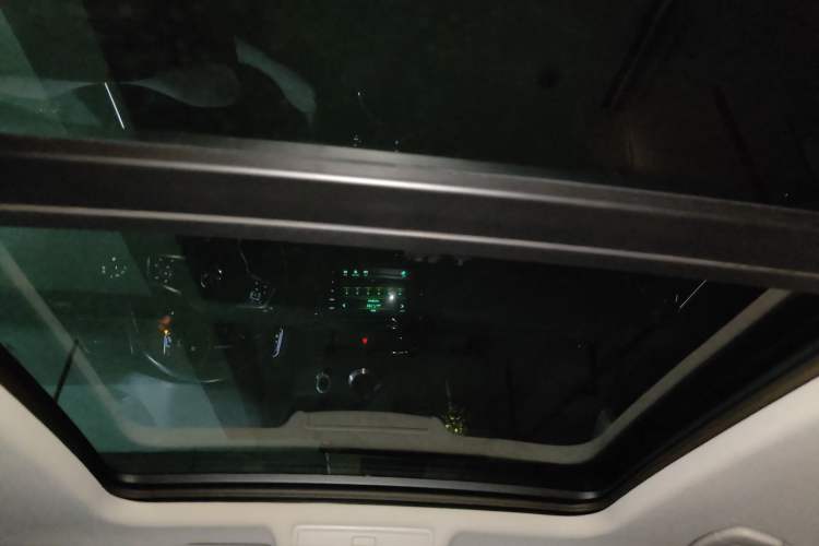 Used Volkswagen Tiguan L 2020 330TSI Automatic Two-Wheel Drive R-Line Flagship Version China VI Standard Headliner