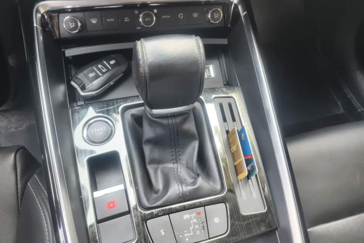 Used Citroen C5 2017 350THP Automatic Luxury Model Gear Lever