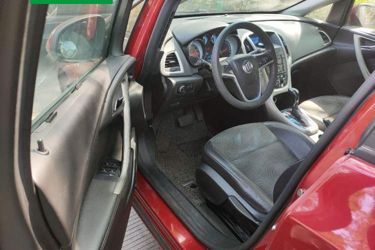 Used Buick GT 2012 XT 1.6L Automatic Fashion Edition