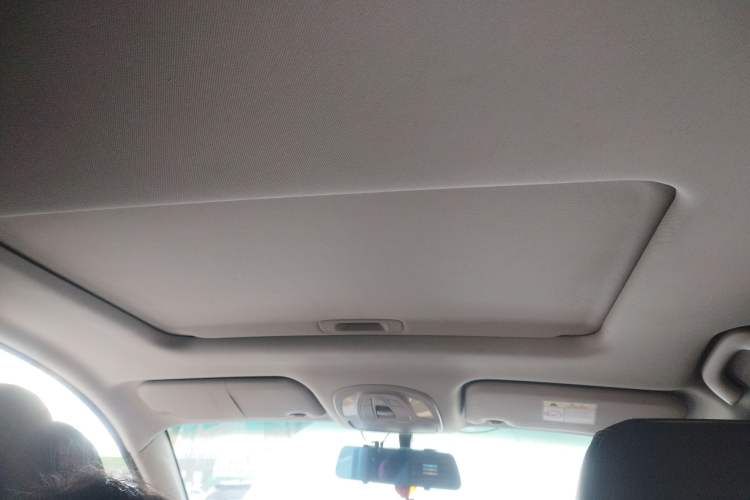 Used Wuling Hongguang S3 2018 1.5T Manual Luxury Model China V Standard
