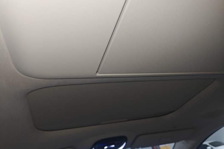 Used VOYAH Dream 2025 PHEV Four-Wheel-Drive Flagship Kunpeng Edition
