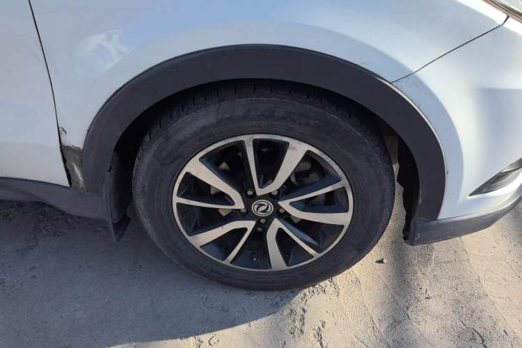 Used Dongfeng Fengon 580 2016 Revised Version 1.5T CVT Luxury Edition Right Front Wheel Hub