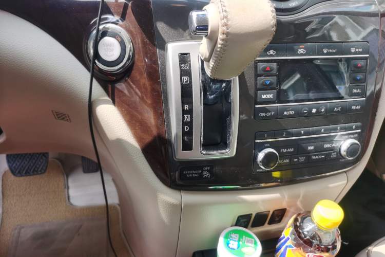 Used Nissan Quest 2015 3.5L SL
