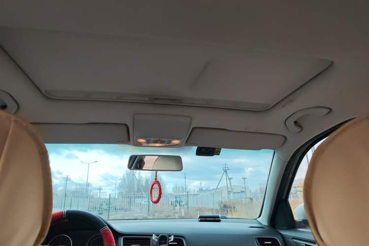 Used Volkswagen Lavida 2013 Revised Version 1.4 TSI Manual Comfort Edition Headliner