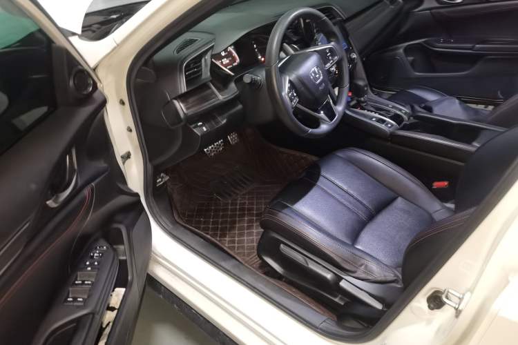 Used Honda Civic 2021 HATCHBACK 220TURBO CVT Trendy Cool Edition Driver Seat