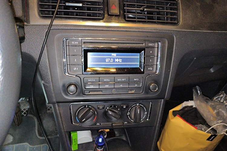 Used Volkswagen Santana 2013 1.6L Manual Comfort Edition
