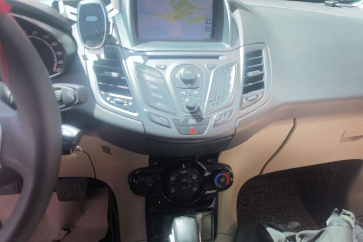 Used Ford Fiesta 2013 Sedan 1.5L Automatic Fashion Edition Audio And AC Panel