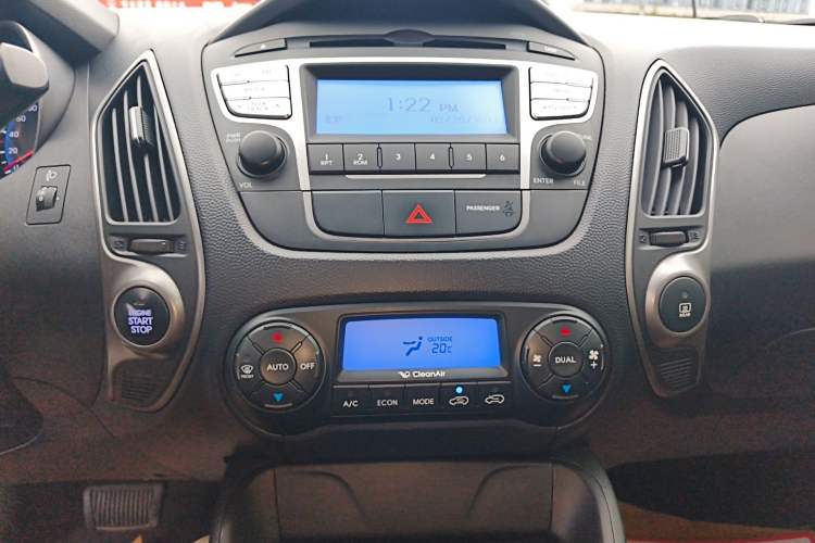 Used Hyundai ix35 2015 2.0L Automatic 2WD Smart Version China V Standard
