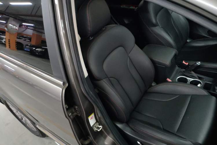 Used Haval H6 2015 Sport Edition 1.5T Automatic Two-Wheel Drive Luxury Model