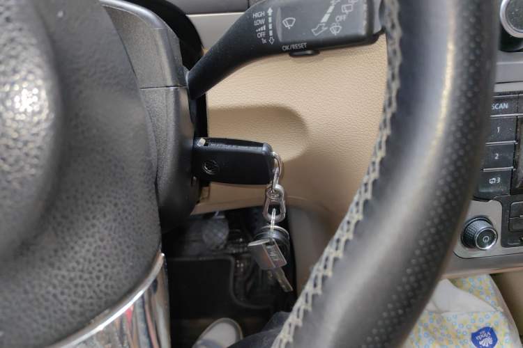 Used Volkswagen Touran 2011 1.4T Manual Zhiya Edition 5 Seats
