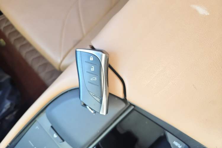 Used Lexus ES 2020 300h Premium Edition