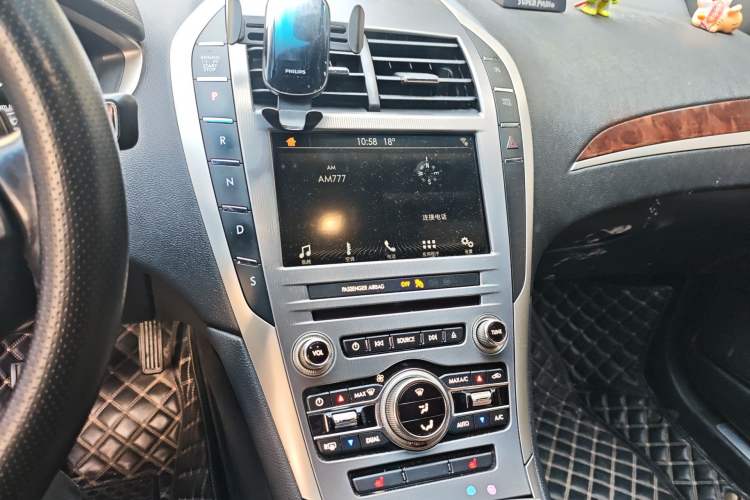 Used Lincoln MKZ 2018 2.0T Premium Edition Audio And AC Panel