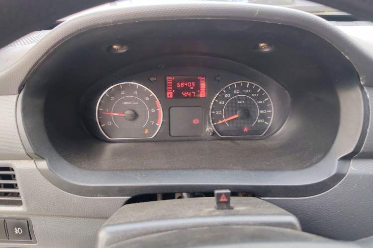Used Wuling Zhiguang 2015 1.2L Practical LS-I Model Instrument Cluster