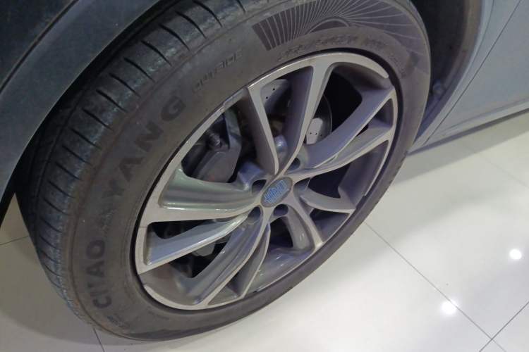 Used BYD Tang New Energy 2018 DM 2.0T All-Wheel Drive Smart Connectivity Luxury Model 7 Seats China V Emission Standard Left Front Wheel Hub