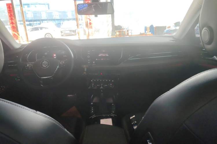 Used Volkswagen Passat 2019 330TSI Luxury Edition China VI Standard