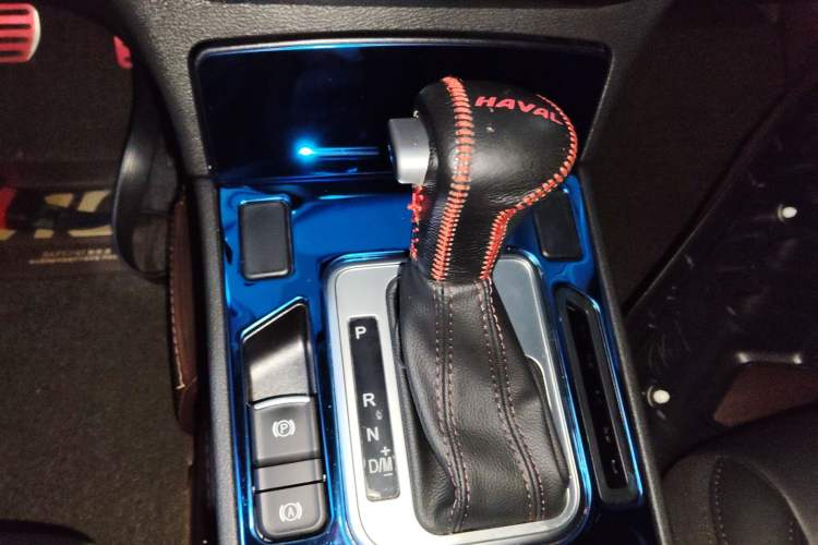 Used Haval H6 Coupe 2018 Red-Label 1.5T Automatic Two-Wheel Drive Ultra-Luxury Model Gear Lever