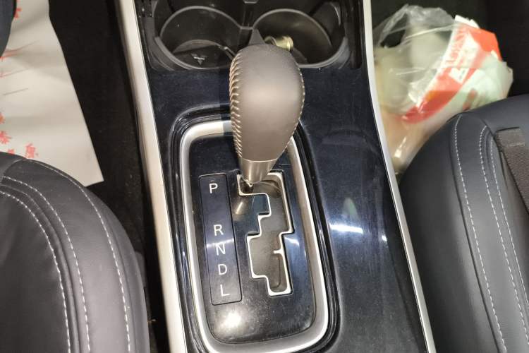 Used Mitsubishi Outlander 2019 2.4L 4x4 Zhi Xiang Edition 7 Seats China V Emission Standard