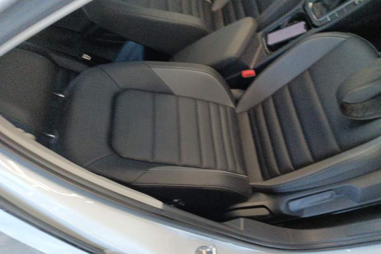 Used Volkswagen Sagitar 2021 280TSI DSG Comfort Connect Edition Right Front Seat