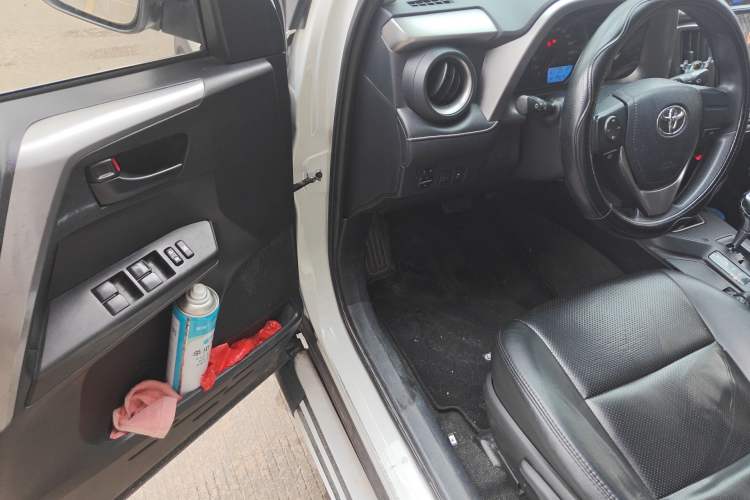 Used Toyota RAV4 2019 2.0L CVT Two-Wheel Drive Pioneer Edition China V Standard Driver Seat