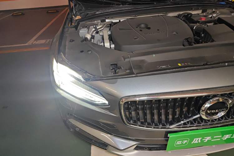 Used Volvo V90 2017 Cross Country T5 AWD Prestige Edition