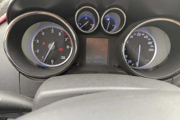 Used CHANGAN CS35 2016 1.6L Manual Luxury Model China IV Standard Odometer Close Up