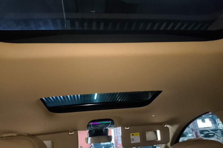 Used VOYAH Dream 2025 PHEV Four-Wheel Drive Excellence Kunpeng Edition