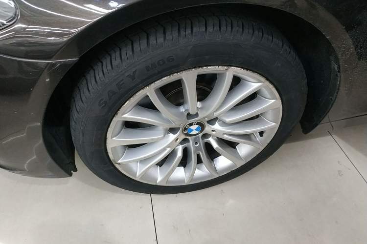 Used BMW 5 Series 2014 525Li Luxury Design Package
