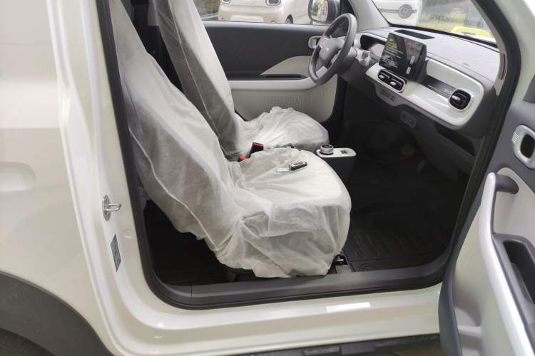 Used Geely Galaxy Panda 2025 210km Panda Rider Right Front Seat